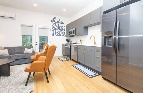Downtown Knoxville House | Luxury Townhouse w/Rooftop
