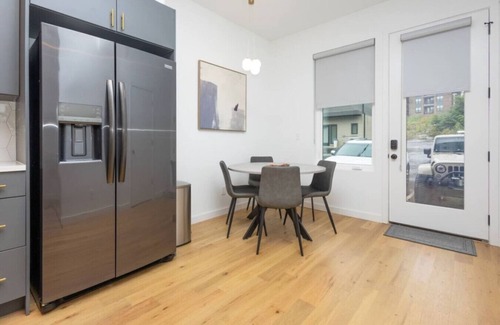 Downtown Knoxville House | Luxury Townhouse w/Rooftop