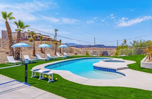 Lake Havasu City Apartment | Luxury Tropical Playhouse 2.0 | Golf | Pickleball