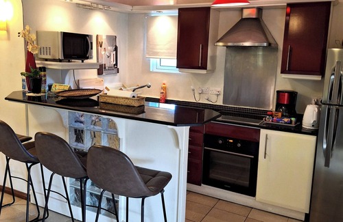 Bain Boeuf Apartment | luxury two-bedroom apartment in a secured residence 3 minutes walk to the beach