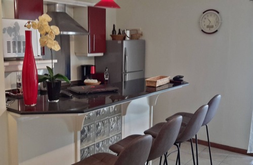 Bain Boeuf Apartment | luxury two-bedroom apartment in a secured residence 3 minutes walk to the beach