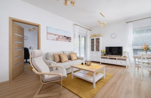 Katowice Apartment | Luxury Two Bedroom Apartment with Terrace and Garage by Renters Prestige