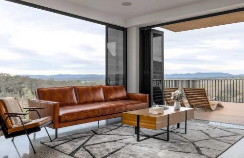 Mount View Apartment | Luxury Two Bedroom with Vineyard Views The Reserve Retreat U10