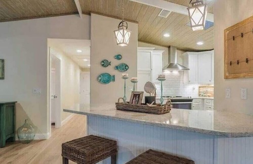 Anna Maria House | Luxury Upscale Beach Home Gulf of Mexico, Private Heated Pool/Spa. Opt. Golfcart