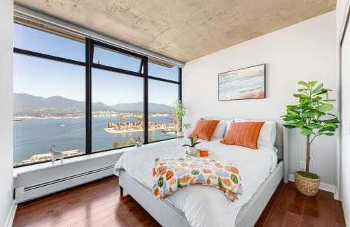 Gastown Apartment | Luxury Urban Escape with Million-Dollar Vancouver Views