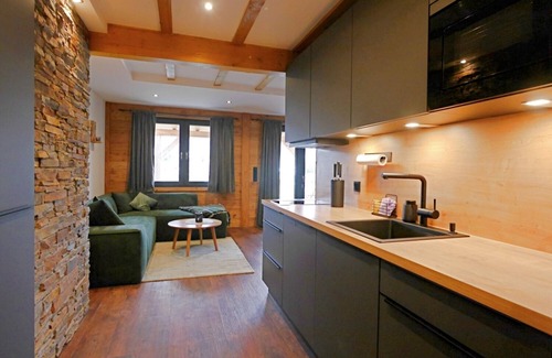 Schwalefeld Apartment | Luxury vacation apartment "Jägerheim" Alte Försterei (Old Forester's House)
