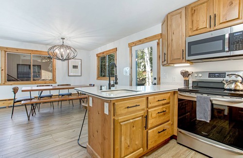 Vail House | Luxury Vail 3bd/2ba w/Hot Tub!