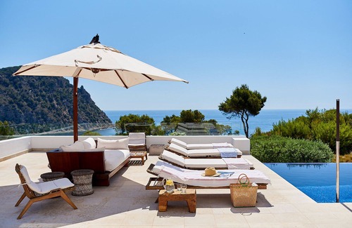 Santa Eulalia del Rio Villa | Luxury Villa with Stunning Views and Rooftop Terrace, Ibiza Villa 1052