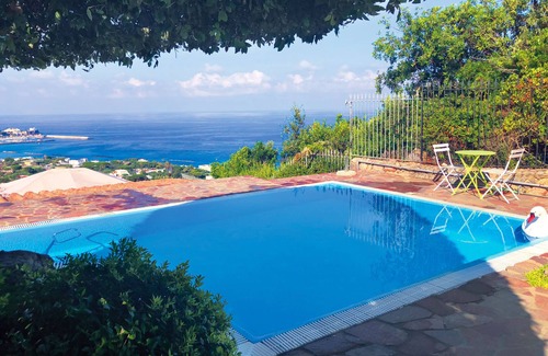 Forio Villa | Luxury Villa Regina sleeps 16 with 5 outbuildings