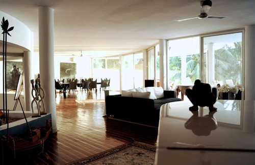 Saly Niakhniakhal Villa | luxury villa on the sea 900m2 swimming pool, billiards, staff available