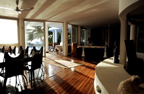Saly Niakhniakhal Villa | luxury villa on the sea 900m2 swimming pool, billiards, staff available