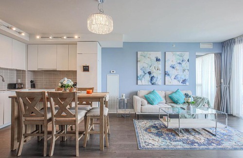 Bay Cloverhill Apartment | Luxury view in Toronto Downtown 3 Bedroom 2.5 Bathroom 1 Parking