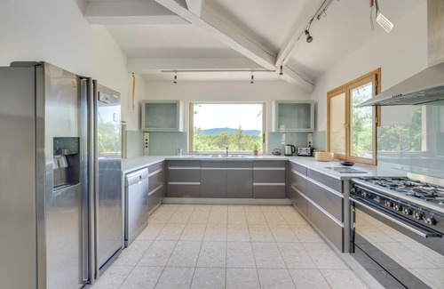 Saint-Paul-en-Foret Villa | Luxury villa with heated pool, gym, pool table, table tennis, boules, fab views.