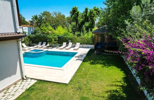 Dalyan City Center Villa | Luxury villa 5 minutes from scenic town center and river
