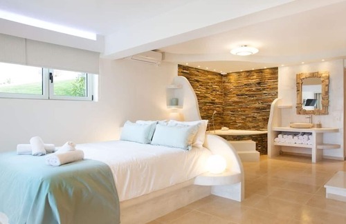 Kokkini Chani Villa | Luxury Villa Bella Elena by Estia
