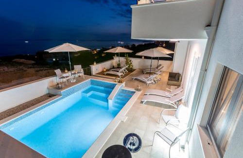 Znjan Apartment | Luxury Villa Bello Horizonte with swimming pool