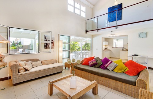 Saint-Francois Villa | LUXURY VILLA CHAMPAGNE 9 people between the lagoon with its beach and the golf course