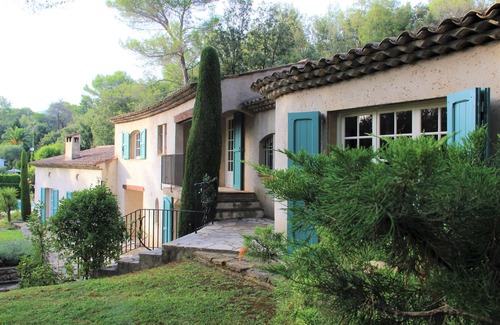 Roquefort-les-Pins Villa | Luxury villa with heated pool and equipped poolhouse - 4 bedrooms, 10 beds