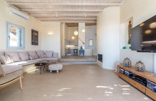 Xilokeratidi Villa | Luxury villa with stunning views above Kalo Livadi