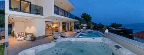 Stanici Villa | Luxury Villa Happiness Private Pool, Jacuzzi, Sauna & Gym Near the Beach