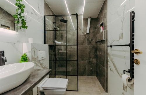 East Sarajevo Villa | Luxury Villa House with Private Pool, Jacuzzi & Sauna- Sarajevo Trebevic