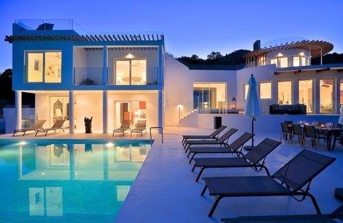 Es Cubells Villa | Luxury Villa In Es Cubells With Stunning Seaviews