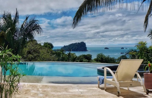Manuel Antonio Villa | Luxury Villa, In House Spa & Gym, Hotel-size Pool, Event Tent, Chef Included