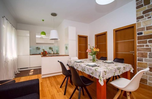 Stanici Villa | Luxury Villa Jasmina with heated pool by the sea!