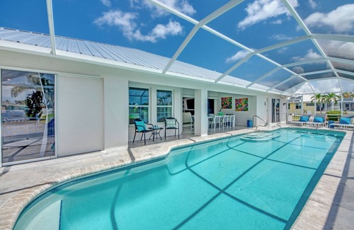 Caloosahatchee Villa | Luxury Villa "make A Break" With Pool and Waterview