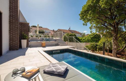 Supetar Villa | Luxury Villa Mila for 8 Persons, Free Parking, 800 m from center of Supetar