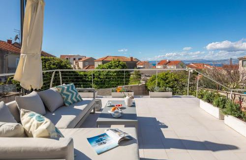 Supetar Villa | Luxury Villa Mila for 8 Persons, Free Parking, 800 m from center of Supetar