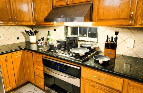 Wellborn House | Luxury Villa near A&M w/Grand Hall & Game Room