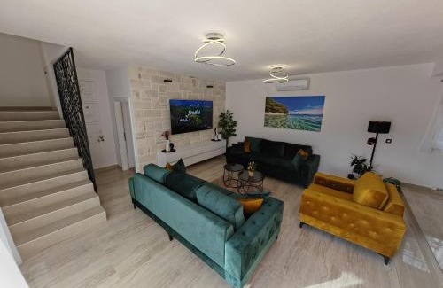 Dicmo Villa | Luxury Villa Nikoma with heated pool and whirlpool