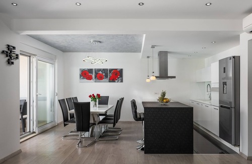 Makarska Villa | Luxury villa Palladium in the center with * heated pool, * penthouse and * whirlp.