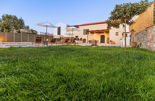 Plaka Villa | Luxury Villa Platon with Private Pool