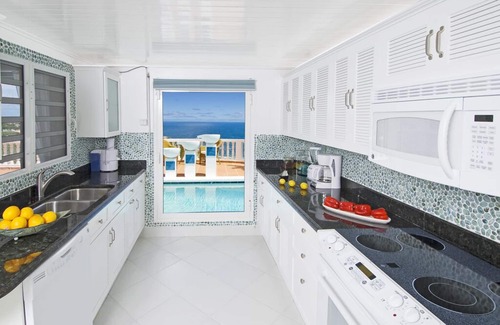 Upper Prince's Quarter House | LUXURY VILLA! Resort Amenities, Stunning Views, Beach Access! GENERATOR