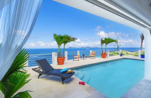 Upper Prince's Quarter House | LUXURY VILLA! Resort Amenities, Stunning Views, Beach Access! GENERATOR