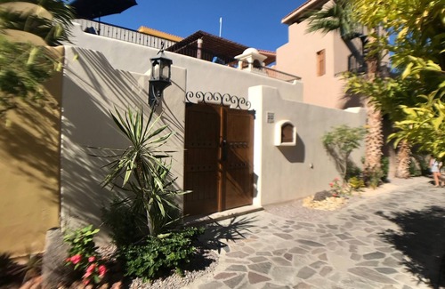 Nopolo House | Luxury Villa, steps from beach