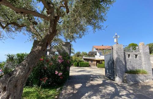 Giardini Naxos Villa | LUXURY, VILLA VITTORIO, Pool, Taormina,Etna & Seaview