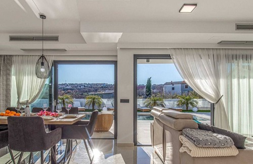Krk Cabin | Luxury villa with an indoor and outdoor pool on the island of Krk