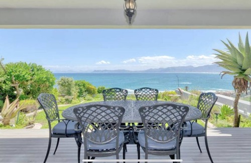 De Kelders Villa | Luxury villa with ocean views in De Kelders