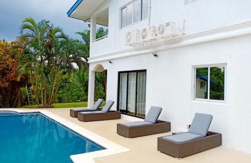 San Pedro Villa | Luxury Villa with Pool in Tropical Garden