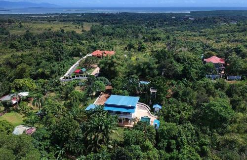 San Pedro Villa | Luxury Villa with Pool in Tropical Garden