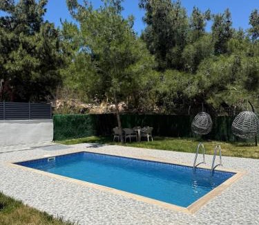 Ayvalik Villa | Luxury Villa with Pool Near Sarimsakli Beach