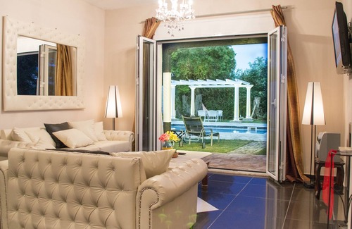 Pesada Villa | Luxury villa with private pool, 0.4km from beach-"Agua View Villa"-Free WiFi