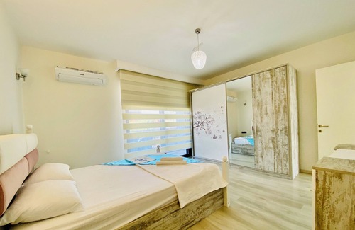 Kadnlar Denizi Mahallesi Villa | Luxury Villa with private pool '' Flamingo 7'' !! Near the beach!Private parking