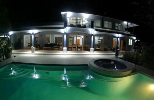 Quepos Villa | Luxury Villa with Separate Guest house and 360view