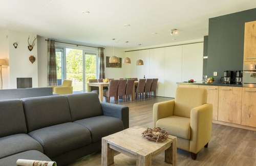 Paasloo House | Luxury villa with three bathrooms located in a national park