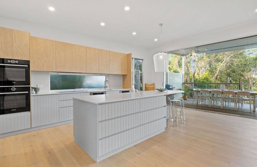 New Brighton House | Luxury Villas The Break (Heated Pool)