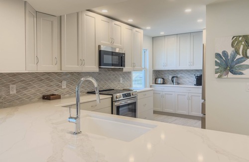 Sanibel Apartment | Luxury Waterfront Condo. Steps to the Beach